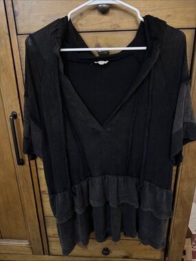 POL Black Hooded Short-Sleeve Tunic with Tiered Hem